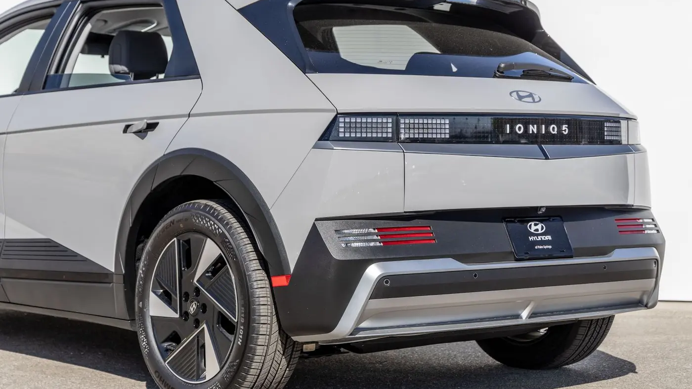 2026 Hyundai IONIQ 5 SE Standard Range