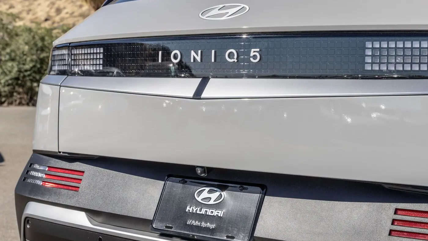 2026 Hyundai IONIQ 5 SE Standard Range