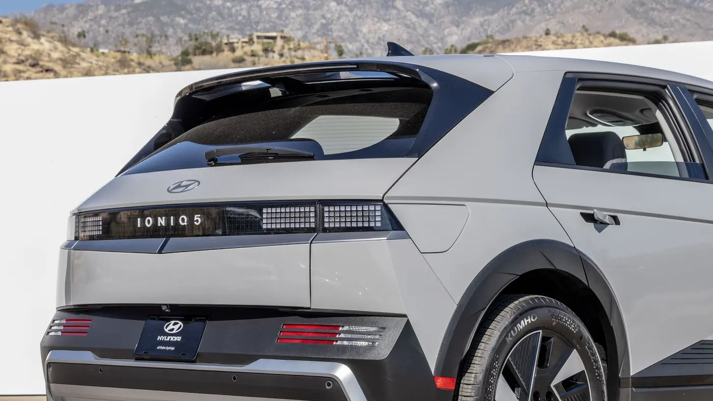 2026 Hyundai IONIQ 5 SE Standard Range