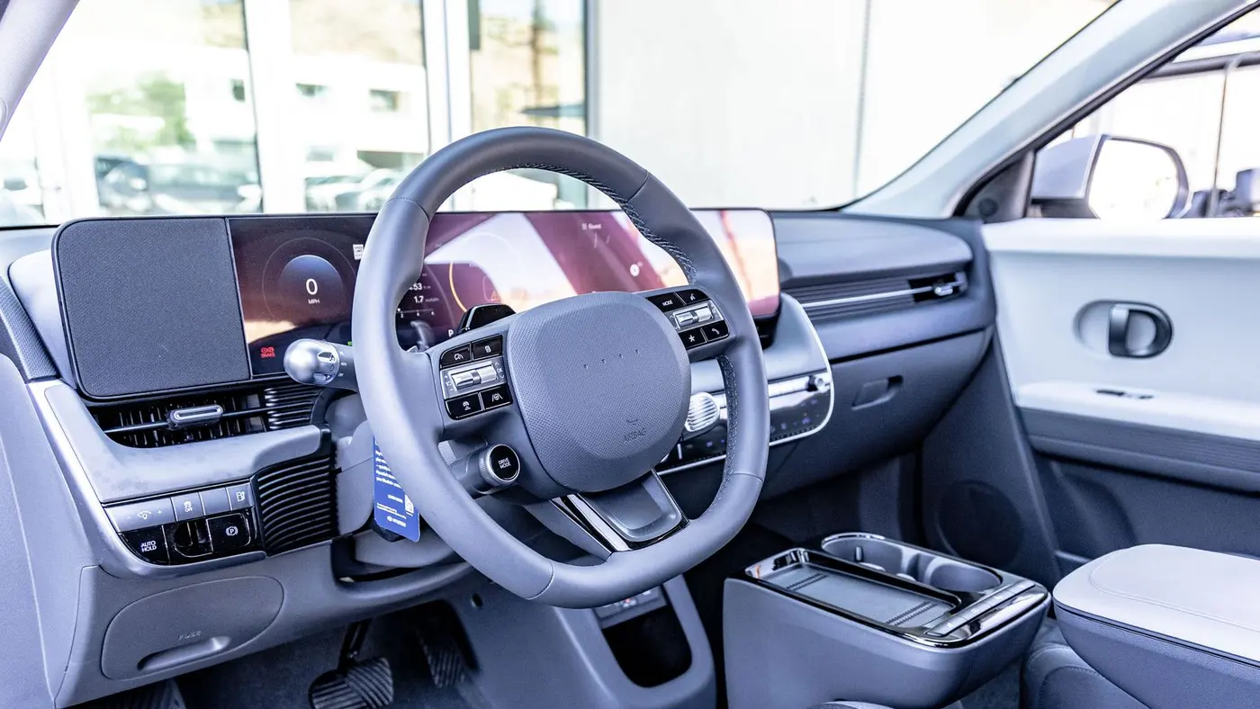 2026 Hyundai IONIQ 5 SE Standard Range