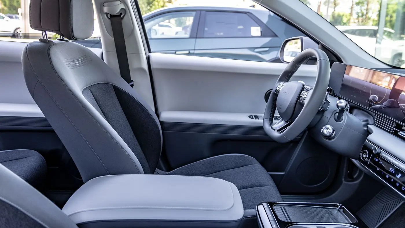 2026 Hyundai IONIQ 5 SE Standard Range