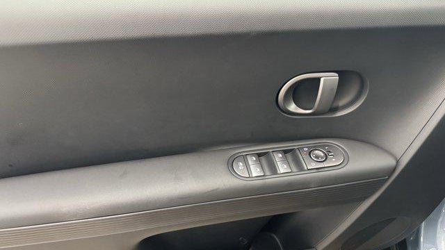 2025 Hyundai IONIQ 5 SE Standard Range