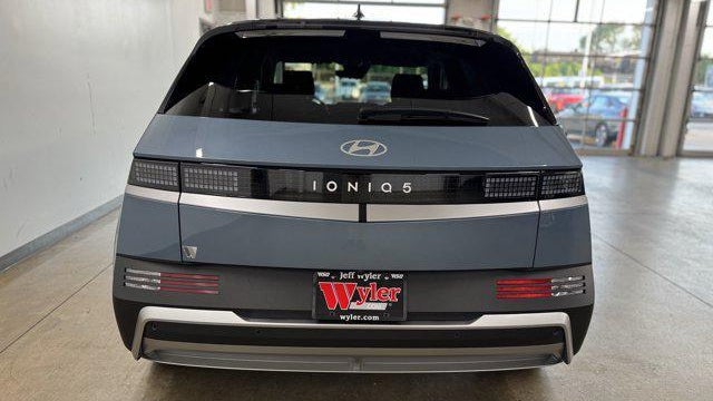 2025 Hyundai IONIQ 5 SE Standard Range
