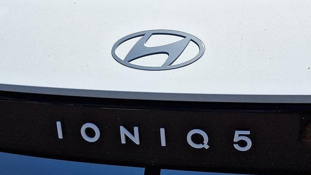 2025 Hyundai IONIQ 5 SE