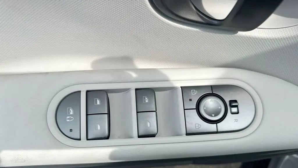 2025 Hyundai IONIQ 5 SE