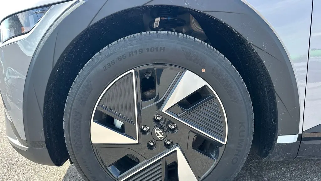 2025 Hyundai IONIQ 5 SE
