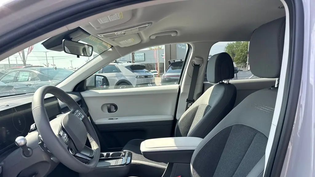 2025 Hyundai IONIQ 5 SE