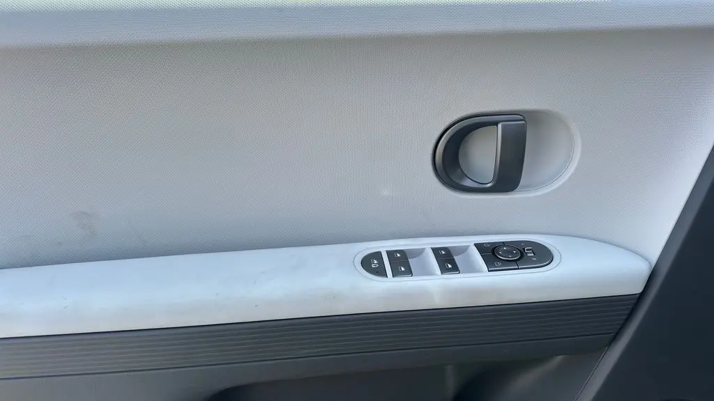 2025 Hyundai IONIQ 5 SE