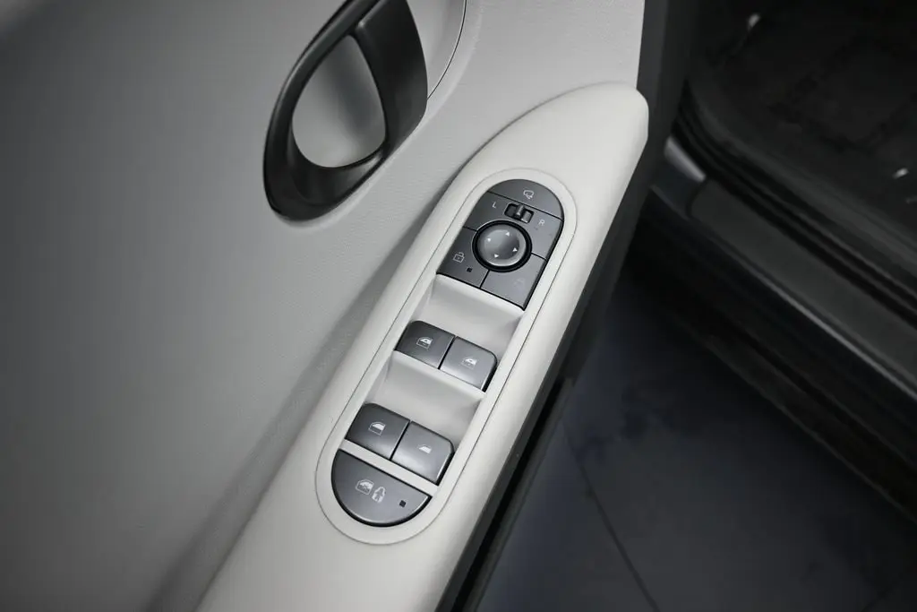 2025 Hyundai Ioniq - $27,300