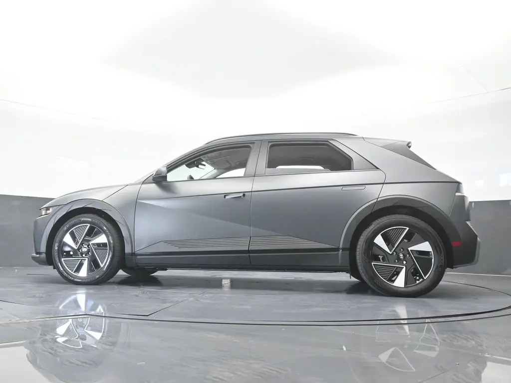 2025 Hyundai Ioniq - $27,300