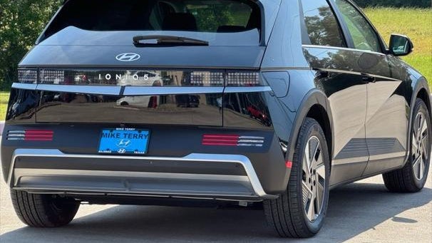 2025 Hyundai IONIQ 5 SEL