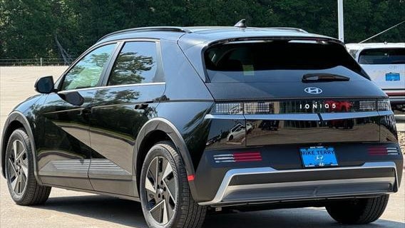 2025 Hyundai IONIQ 5 SEL