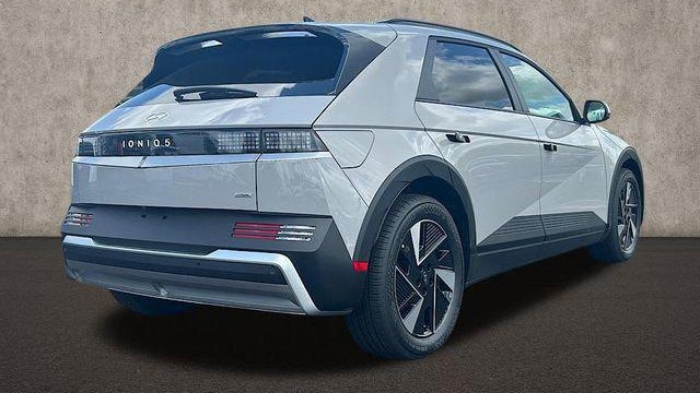 2025 Hyundai IONIQ 5 SEL