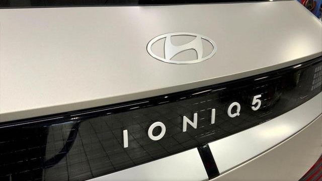2025 Hyundai IONIQ 5 SEL