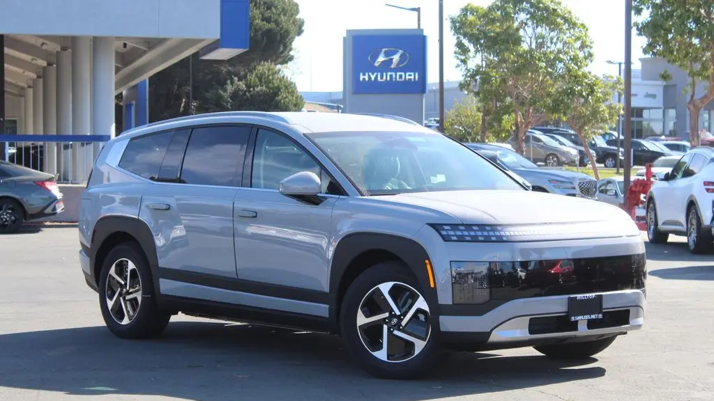 Preowned 2026 Hyundai IONIQ 9 SE for Sale