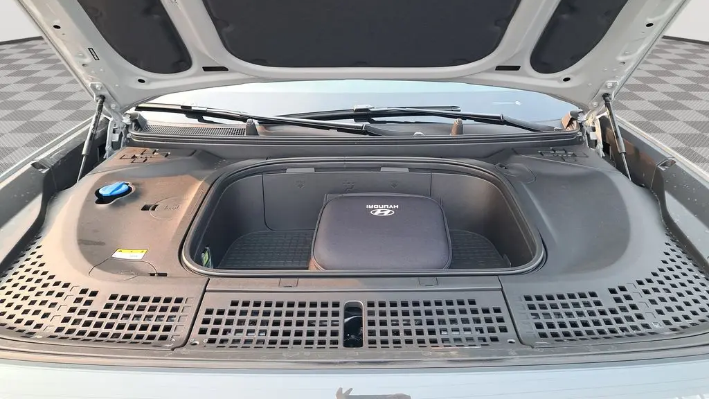 2026 Hyundai IONIQ 9 SE