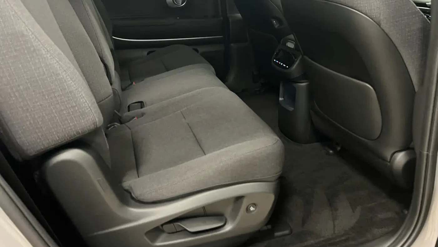 2026 Hyundai IONIQ 9 SE