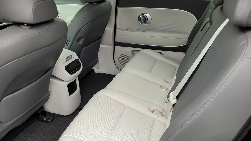 2026 Hyundai IONIQ 9 SEL