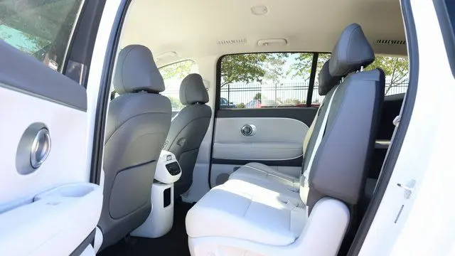 2026 Hyundai IONIQ 9 SEL