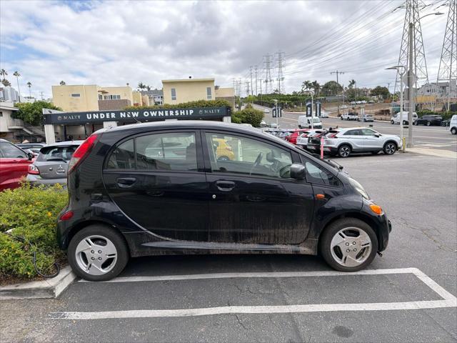 2016 Mitsubishi i-MiEV - $10,643