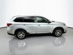 2017 Outlander Thumbnail 8
