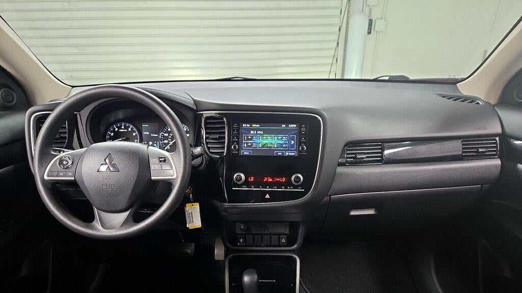 2020 Mitsubishi Outlander ES