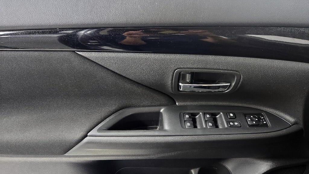 2020 Mitsubishi Outlander ES