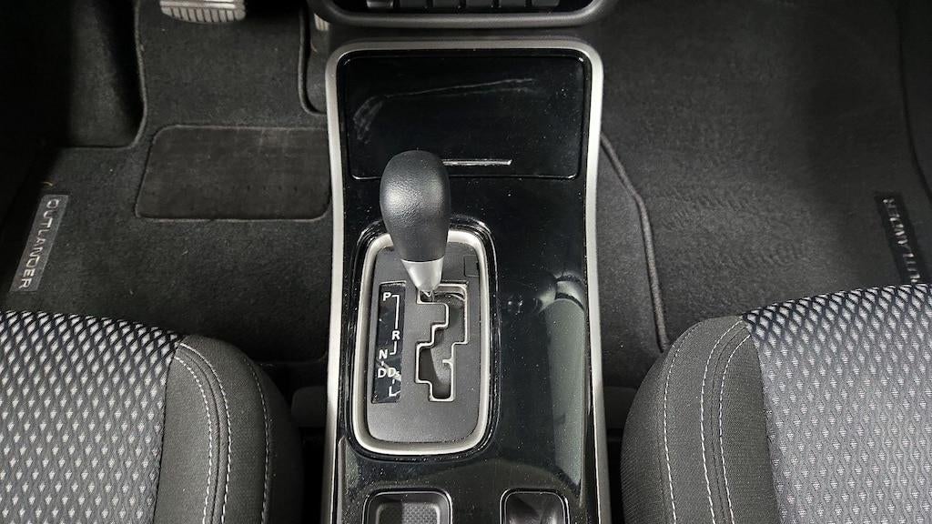 2020 Mitsubishi Outlander ES