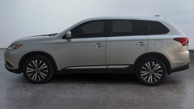 2020 Mitsubishi Outlander SE