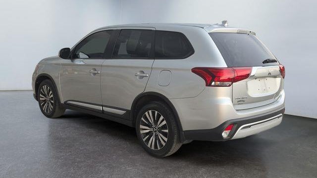 2020 Mitsubishi Outlander SE