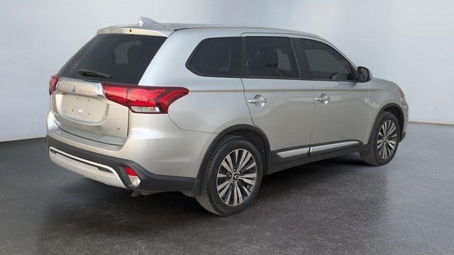 2020 Mitsubishi Outlander SE