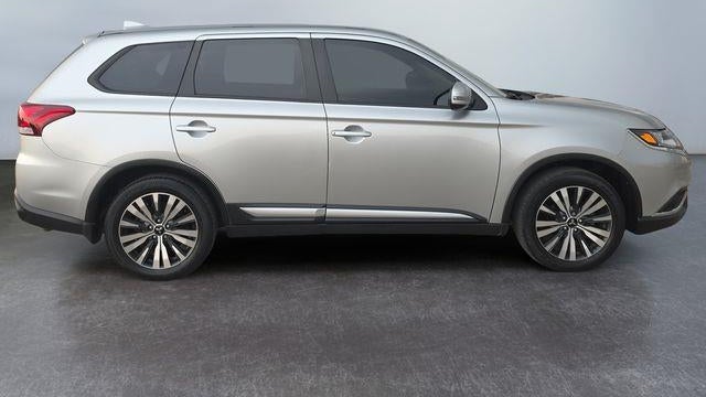 2020 Mitsubishi Outlander SE