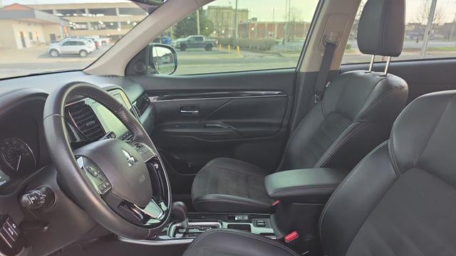 2020 Mitsubishi Outlander SE