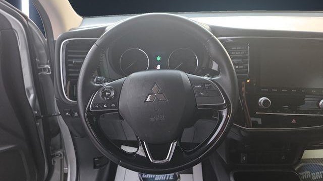 2020 Mitsubishi Outlander SE