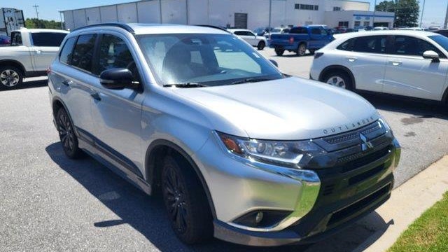 2020 Mitsubishi Outlander SE