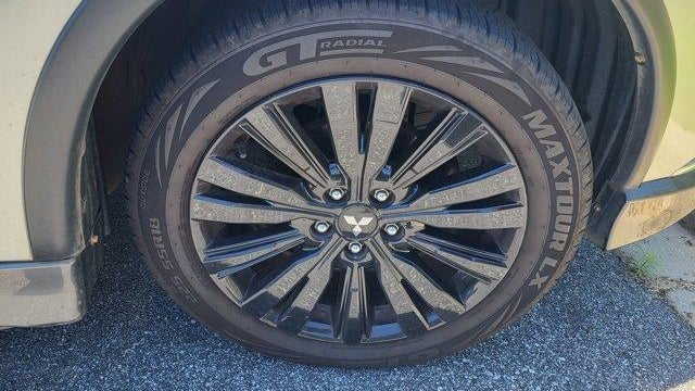 2020 Mitsubishi Outlander SE