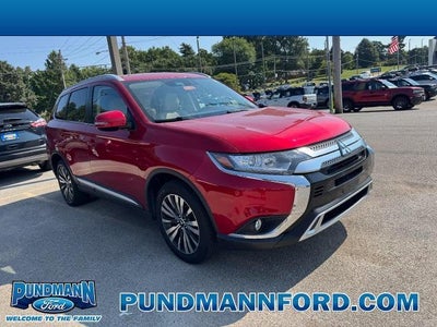 Photo of a 2020 Mitsubishi Outlander SE 4DR SUV for sale