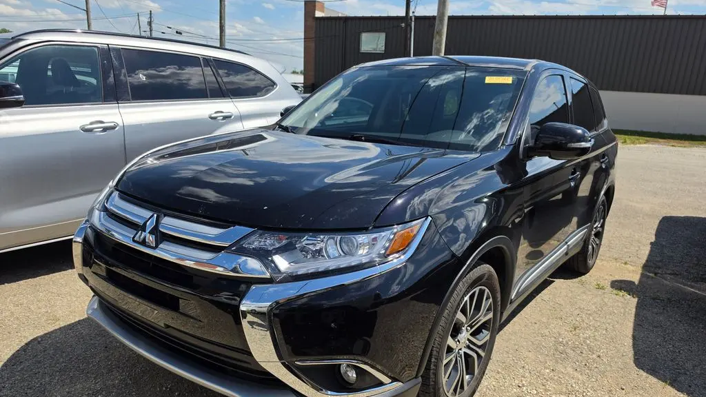 Preowned 2018 Mitsubishi Outlander SE for Sale