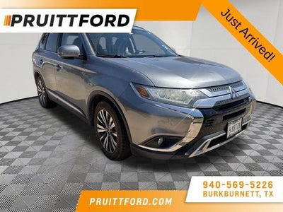 Photo of a 2019 Mitsubishi Outlander SE 4DR SUV for sale