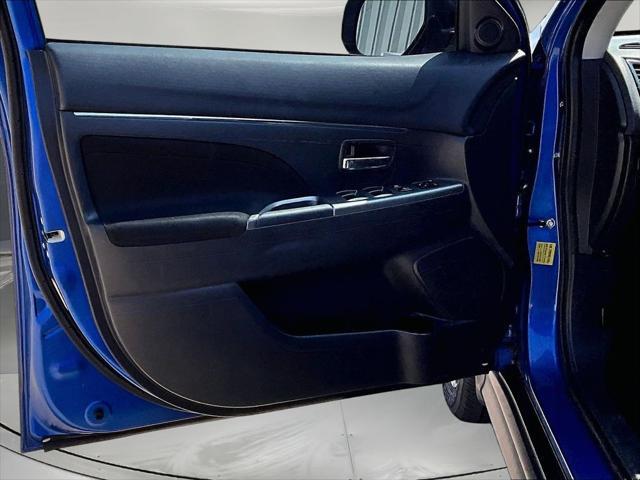 2020 Mitsubishi Outlander - $12,608
