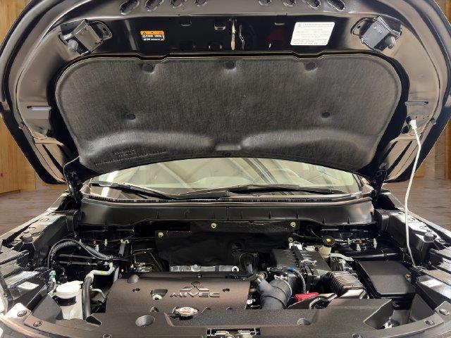 2024 Mitsubishi Outlander - $18,878