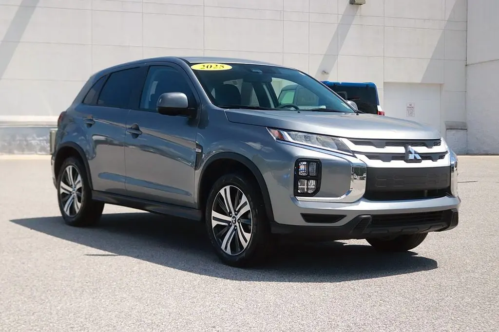 2025 Mitsubishi Outlander - $21,997