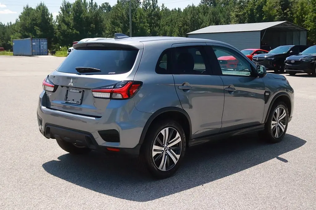 2025 Mitsubishi Outlander - $21,997
