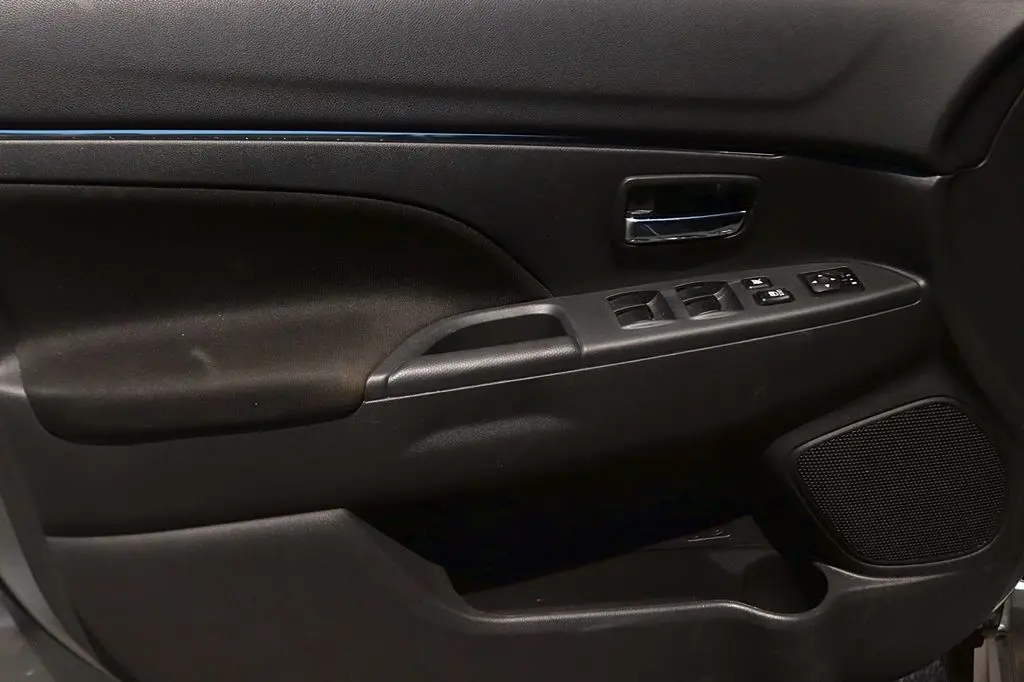 2025 Mitsubishi Outlander - $21,997