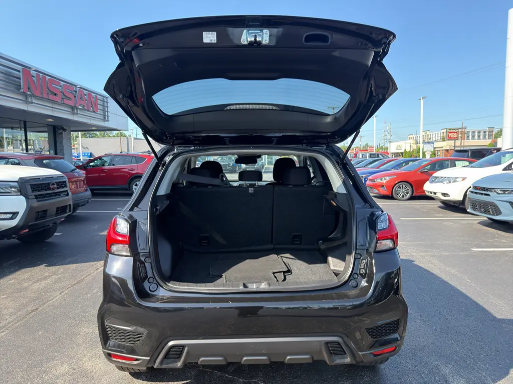 2025 Mitsubishi Outlander - $21,995