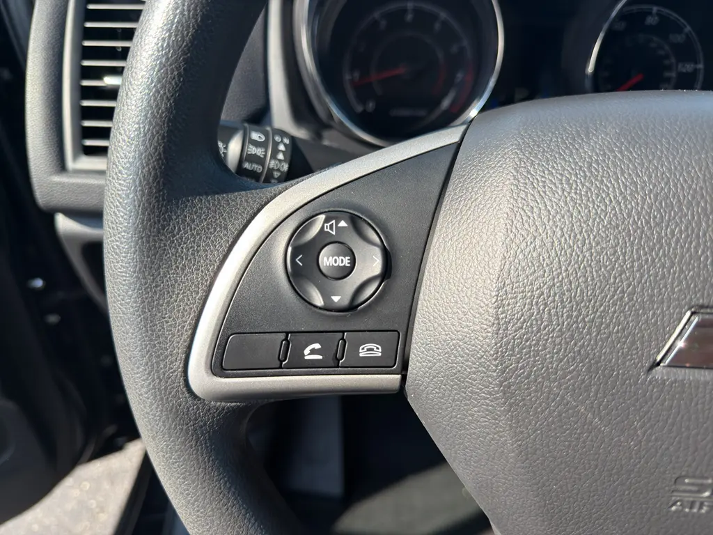 2025 Mitsubishi Outlander - $21,995