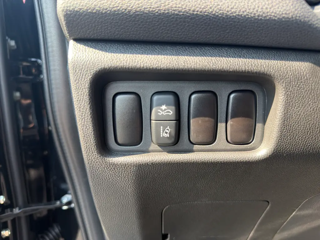 2025 Mitsubishi Outlander - $21,995