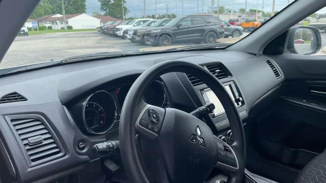 2025 Mitsubishi Outlander Sport S