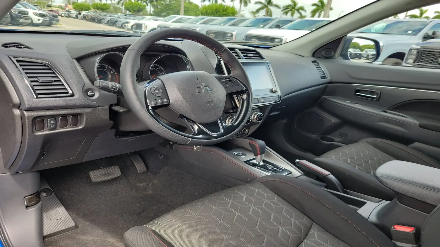 2025 Mitsubishi Outlander Sport S