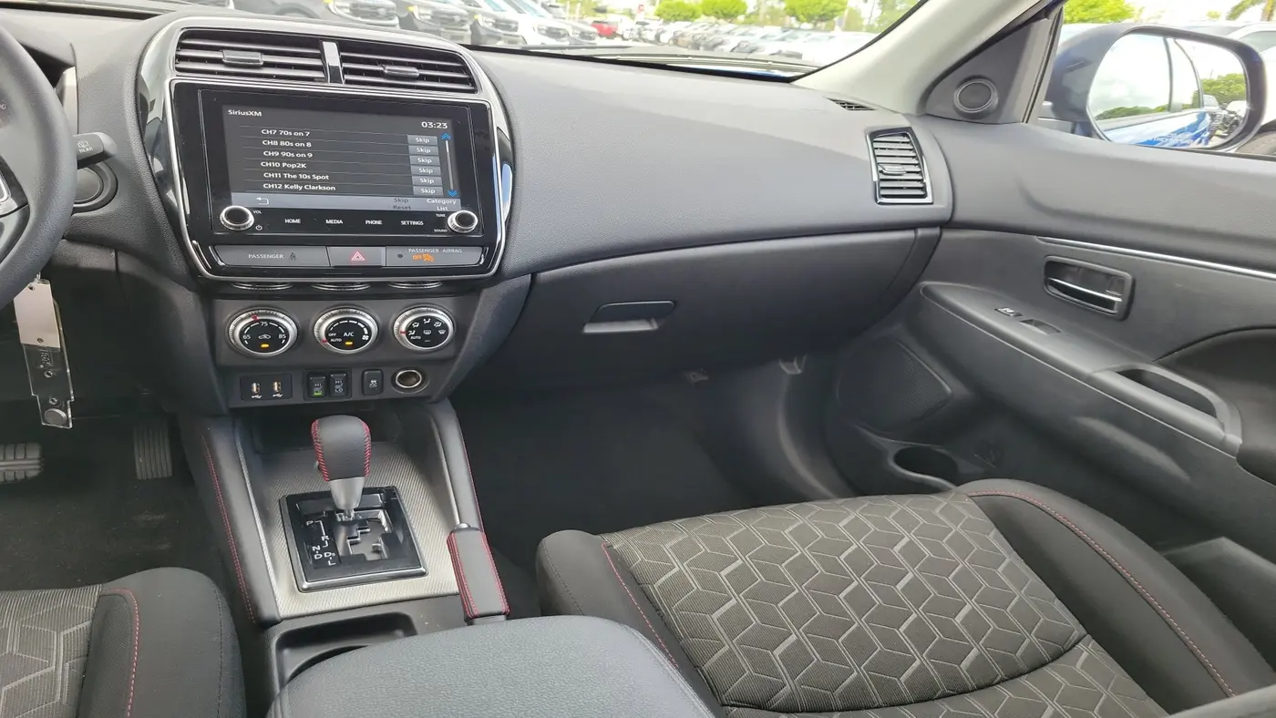 2025 Mitsubishi Outlander Sport S